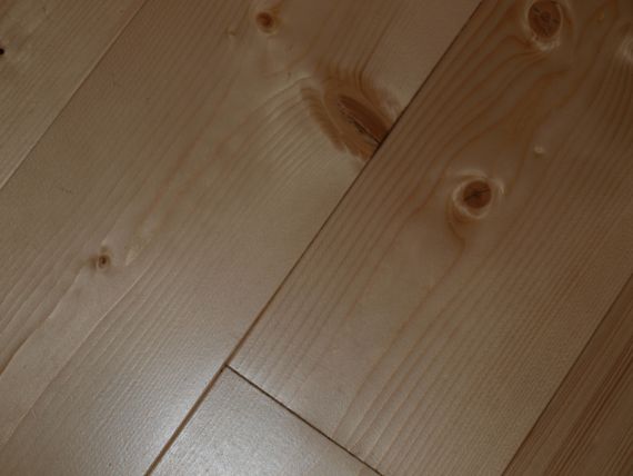 Navoskované parkety v Kladně
