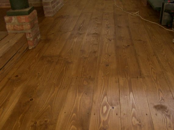 Dobříš - Lakování parket