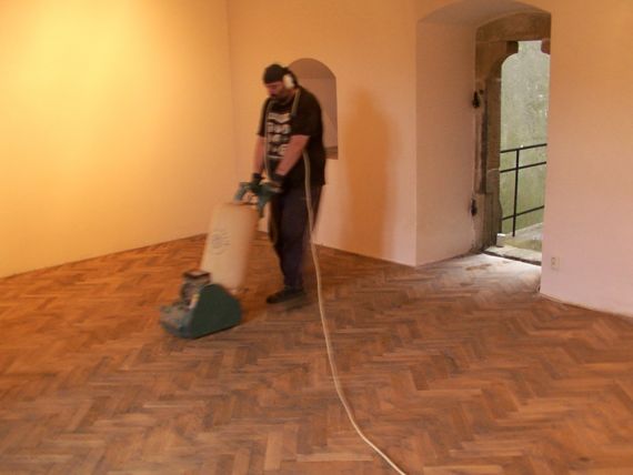 Broušení parket Karlštejn
